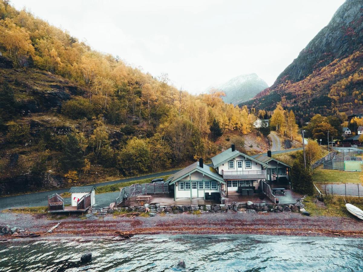 Vollsnes Lodge