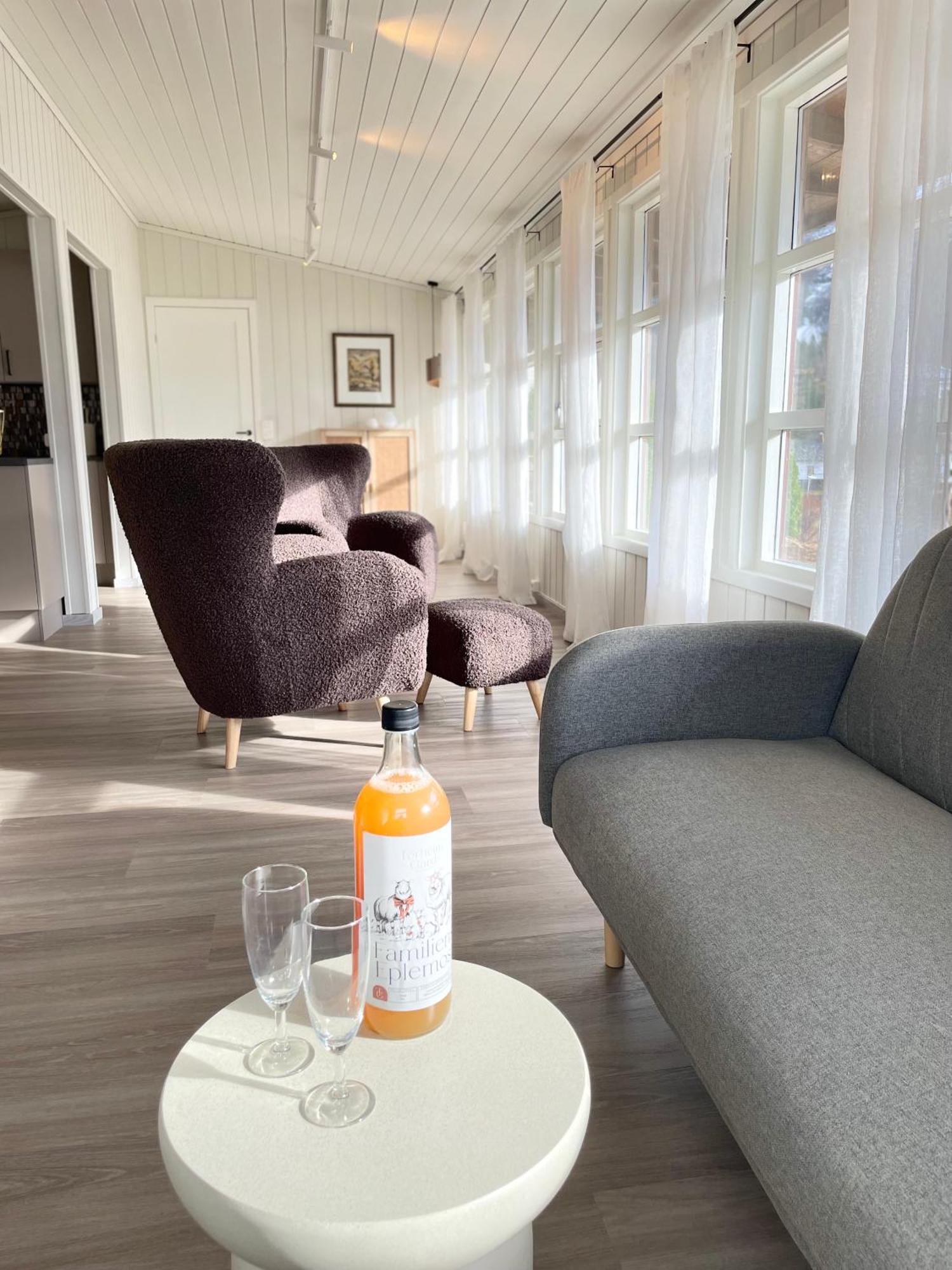 Vollsnes Lodge *