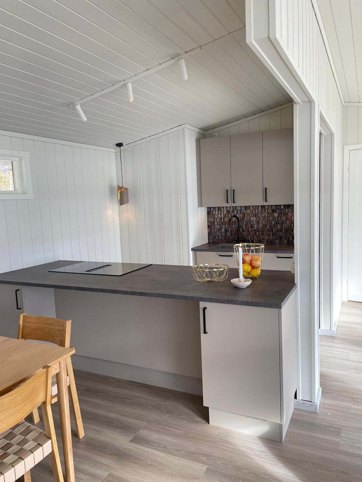 Lodge Vollsnes Hjelle